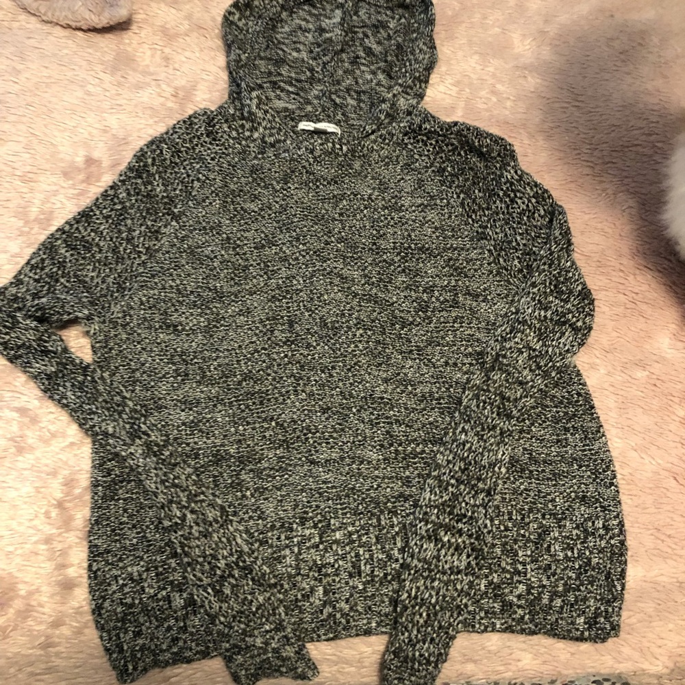 adorable, hooded american eagle sweater!